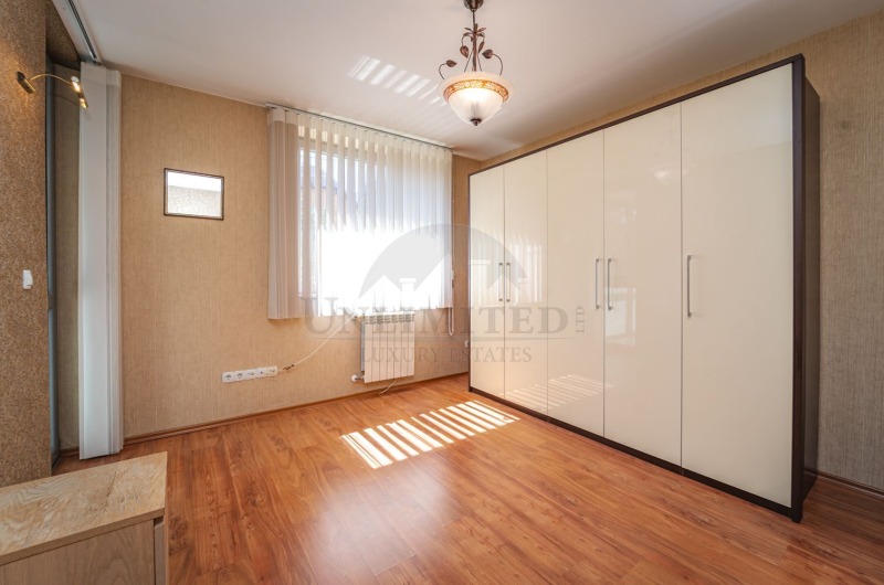 Kiadó  3 hálószobás Sofia , Simeonovo , 150 négyzetméter | 40758565 - kép [13]