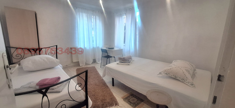 Дава под наем КЪЩА, гр. Перник, Център, снимка 9 - Къщи - 53192622