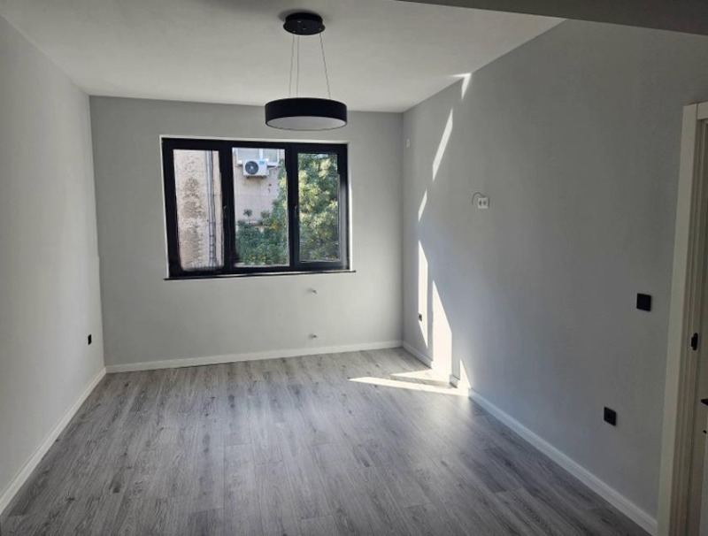 Zu vermieten  1 Schlafzimmer Sofia , Zentar , 58 qm | 12463712