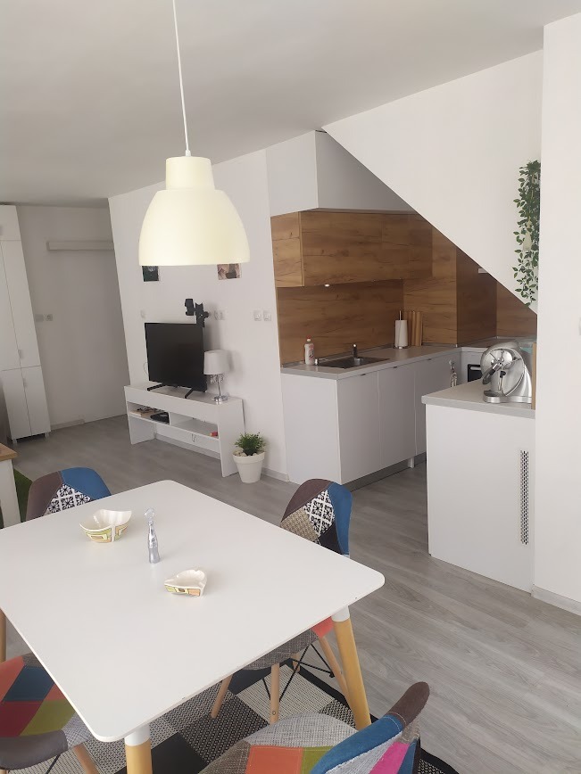 De inchiriat  1 dormitor Plovdiv , Țentâr , 70 mp | 72972049