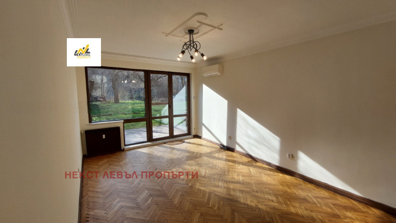 Kiadó  2 hálószobás Sofia , Centar , 110 négyzetméter | 25265381