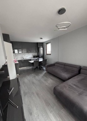 1 quarto Iujen, Plovdiv