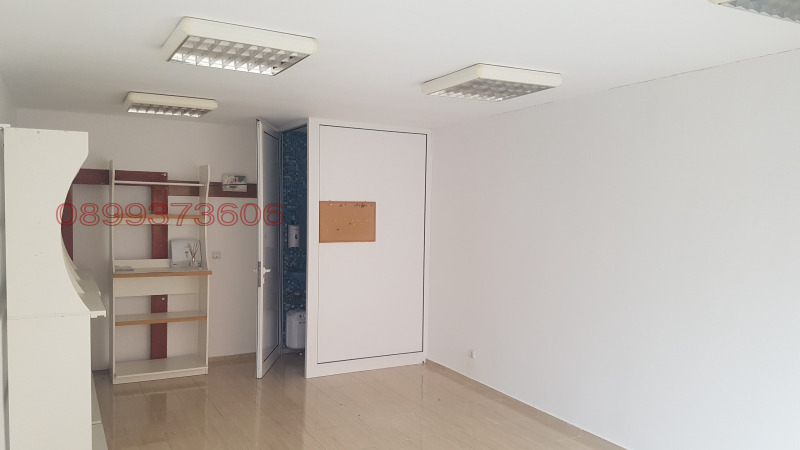 Дава под наем МАГАЗИН, гр. Сливен, Център, снимка 4 - Магазини - 53218123