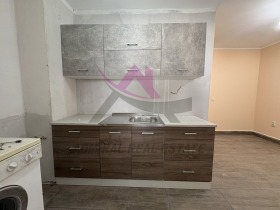 2 sovrum Ljatno kino Trakija, Varna
