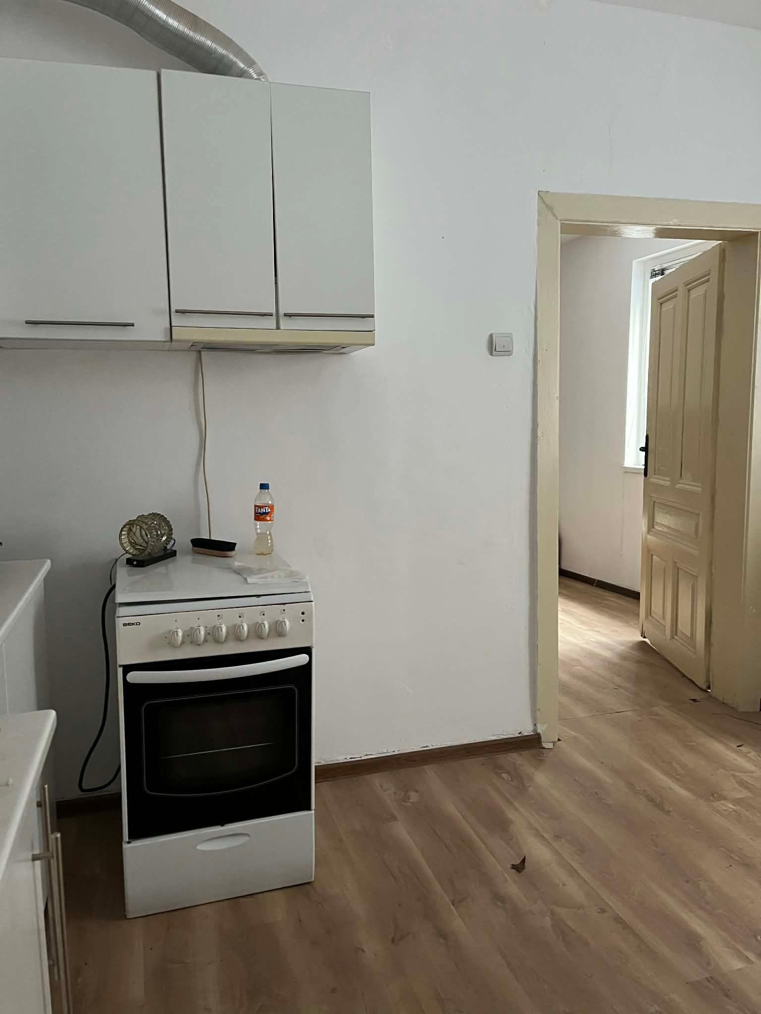 Дава под наем КЪЩА, гр. София, Център, снимка 3 - Къщи - 54055027