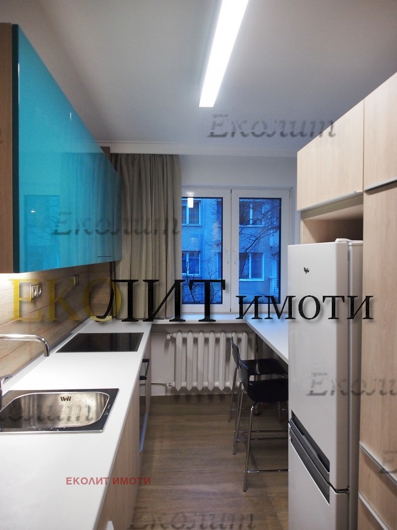 Дава под наем 3-СТАЕН, гр. София, Център, снимка 2 - Апартаменти - 53081675