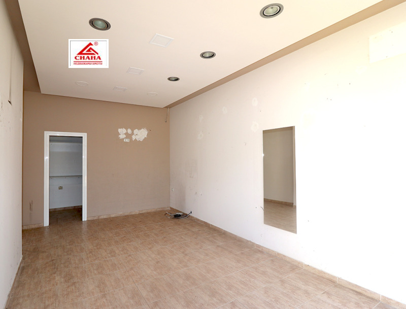 Дава под Наем МАГАЗИН в град Русе, Център - 38 кв.м / 1 000 € » 1 955.83 лв., СИАНА