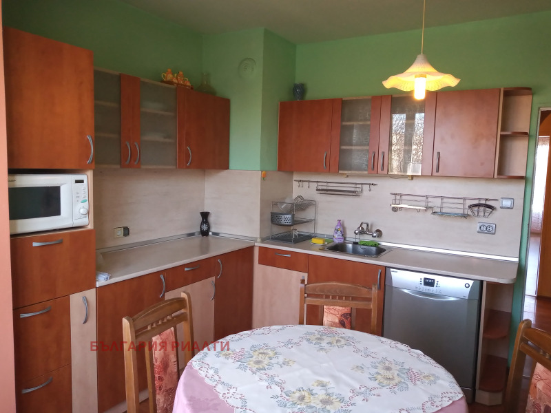 Zu vermieten  2 Schlafzimmer Sofia , Ljulin 4 , 100 qm | 95123376