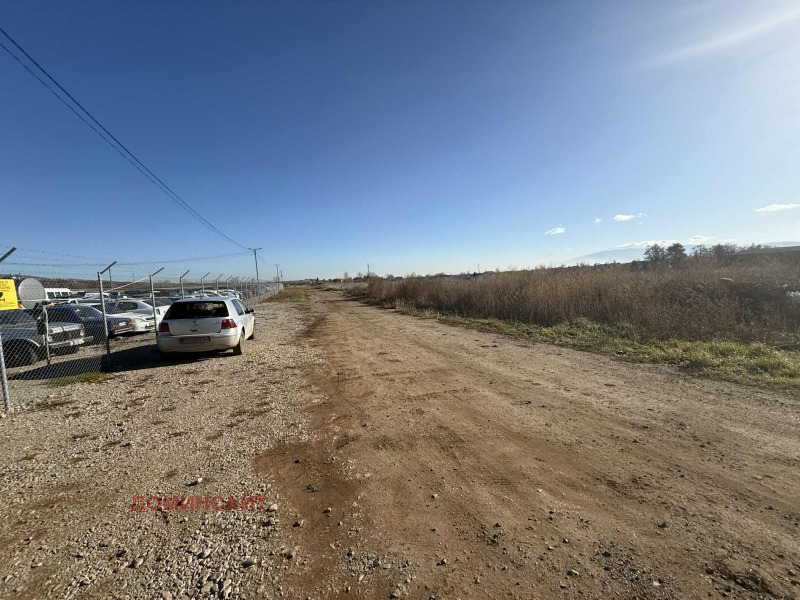 Дава под наем МЯСТО, с. Петърч, област София област, снимка 11 - Парцели - 53177284