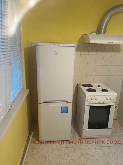 Издаје се  1 спаваћа соба Перник , Изток , 73 м2 | 99682391 - слика [2]