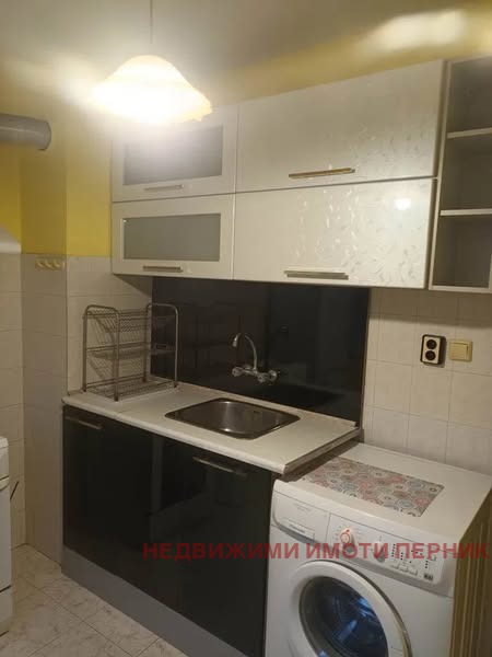 Издаје се  1 спаваћа соба Перник , Изток , 73 м2 | 99682391