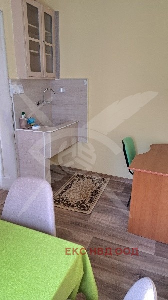 Дава под наем ЕТАЖ ОТ КЪЩА, гр. Пловдив, Център, снимка 3 - Етаж от къща - 53629551