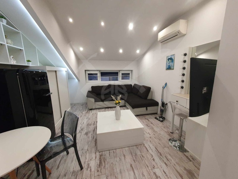 Дава под Наем 1-СТАЕН в град Варна, Център - 25 кв.м / 340 € » 664.98 лв., ЕКС НВД ООД