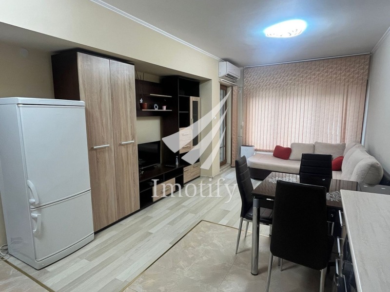 Издаје се  1 спаваћа соба Софија , Центар , 60 м2 | 82093168