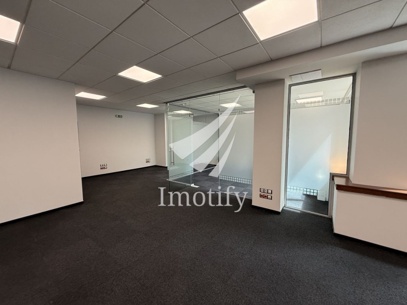 Para alugar  Escritório Sofia , Hladilnika , 113 m² | 14302845