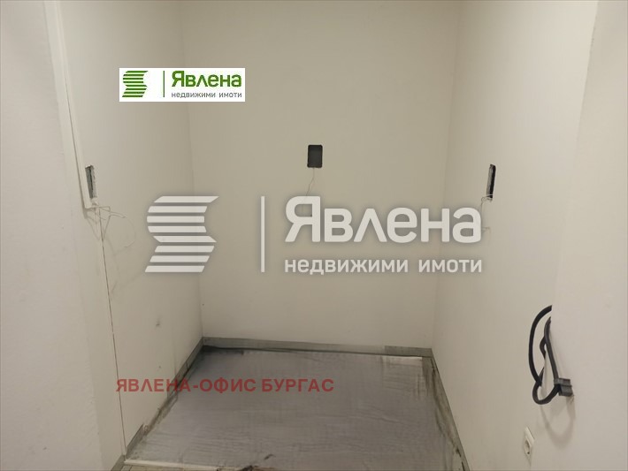 Дава под наем МАГАЗИН, гр. Бургас, Център, снимка 2 - Магазини - 48856816