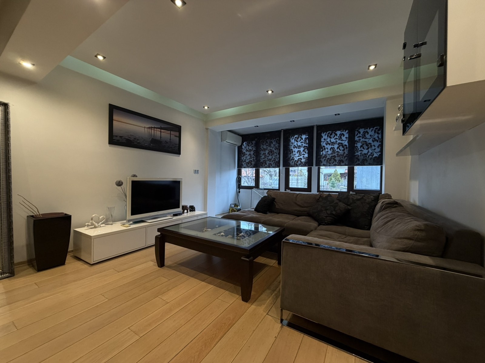 Дава под наем 3-СТАЕН, гр. София, област София-град, снимка 2 - Апартаменти - 53917315