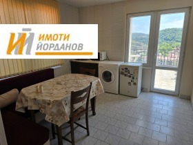 Studie Tsentar, Veliko Tarnovo 1