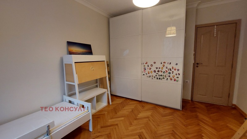 Дава под наем 3-СТАЕН, гр. София, Център, снимка 13 - Апартаменти - 52589375