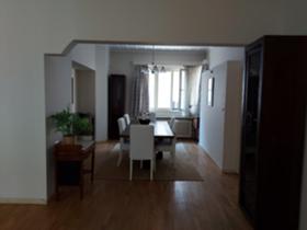 3+ slaapkamer Tsentar, Sofia 2