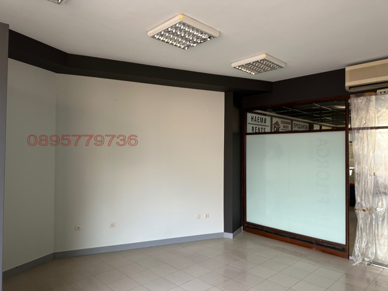 Дава под наем МАГАЗИН, гр. Благоевград, Идеален център, снимка 12 - Магазини - 53128639