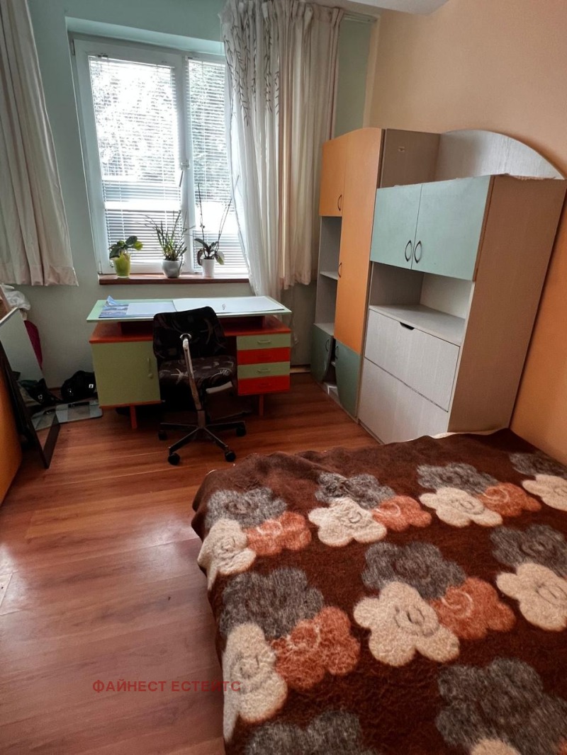 Издаје се  2 спаваће собе Софија , Драгалевци , 106 м2 | 12651965 - слика [13]