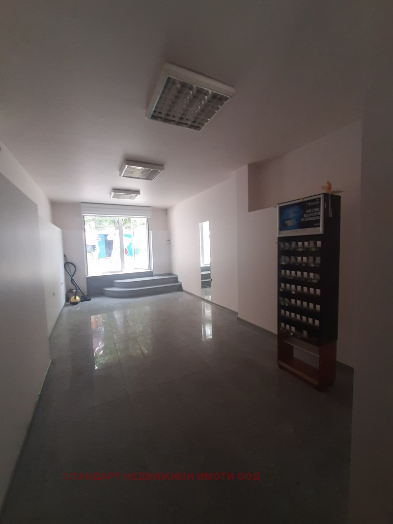 Дава под наем МАГАЗИН, гр. Пловдив, Център, снимка 5 - Магазини - 52620301