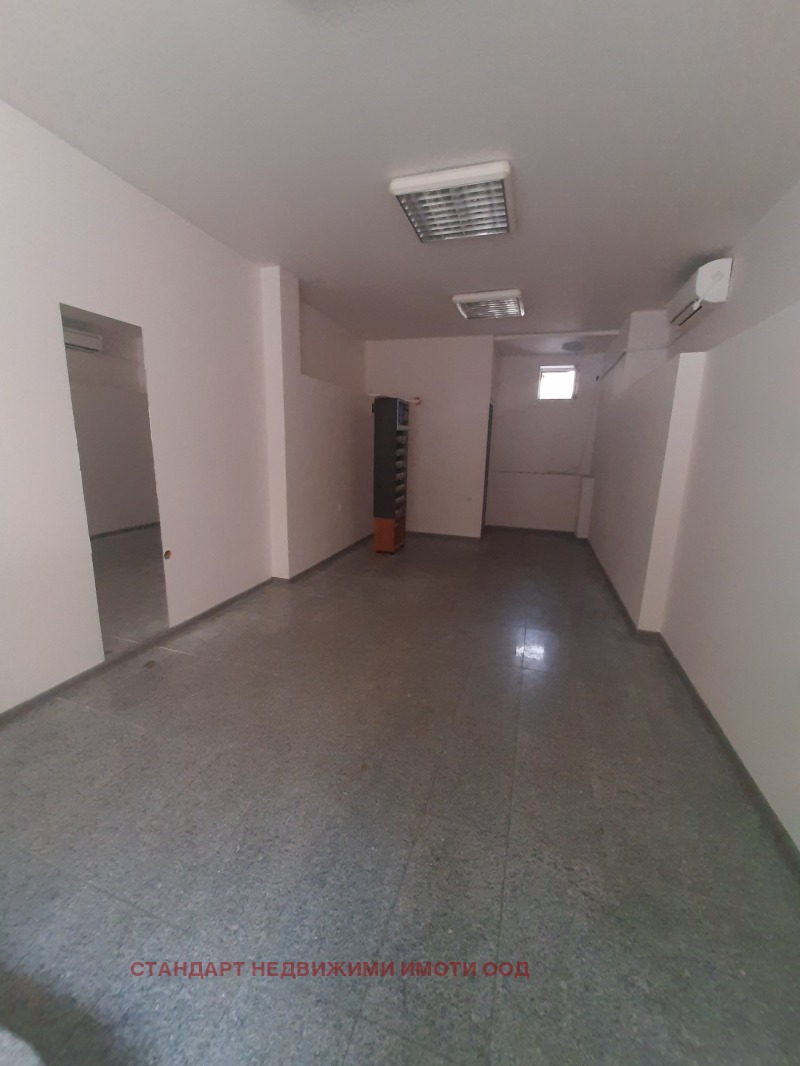 Дава под наем МАГАЗИН, гр. Пловдив, Център, снимка 3 - Магазини - 52620301