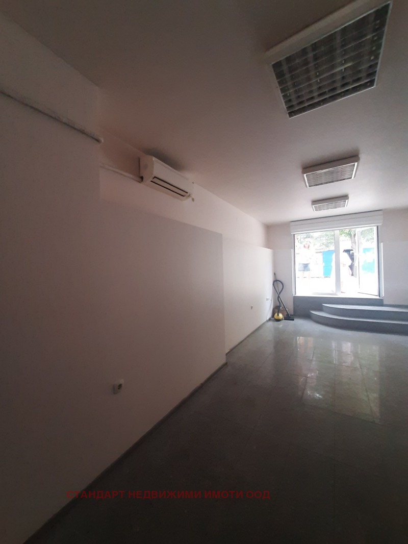 Дава под наем МАГАЗИН, гр. Пловдив, Център, снимка 6 - Магазини - 52620301