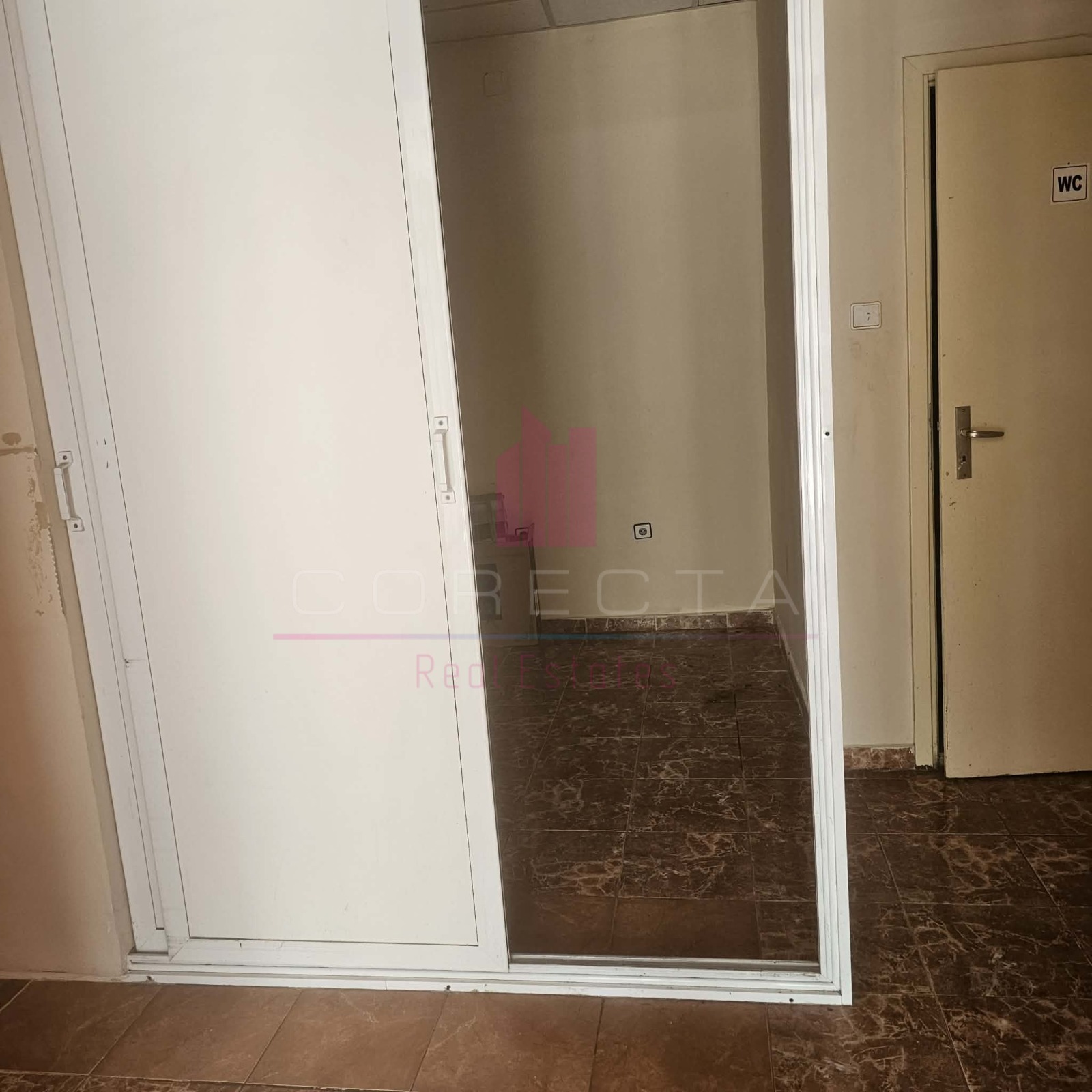 Дава под наем МАГАЗИН, гр. Русе, Център, снимка 3 - Магазини - 54254584