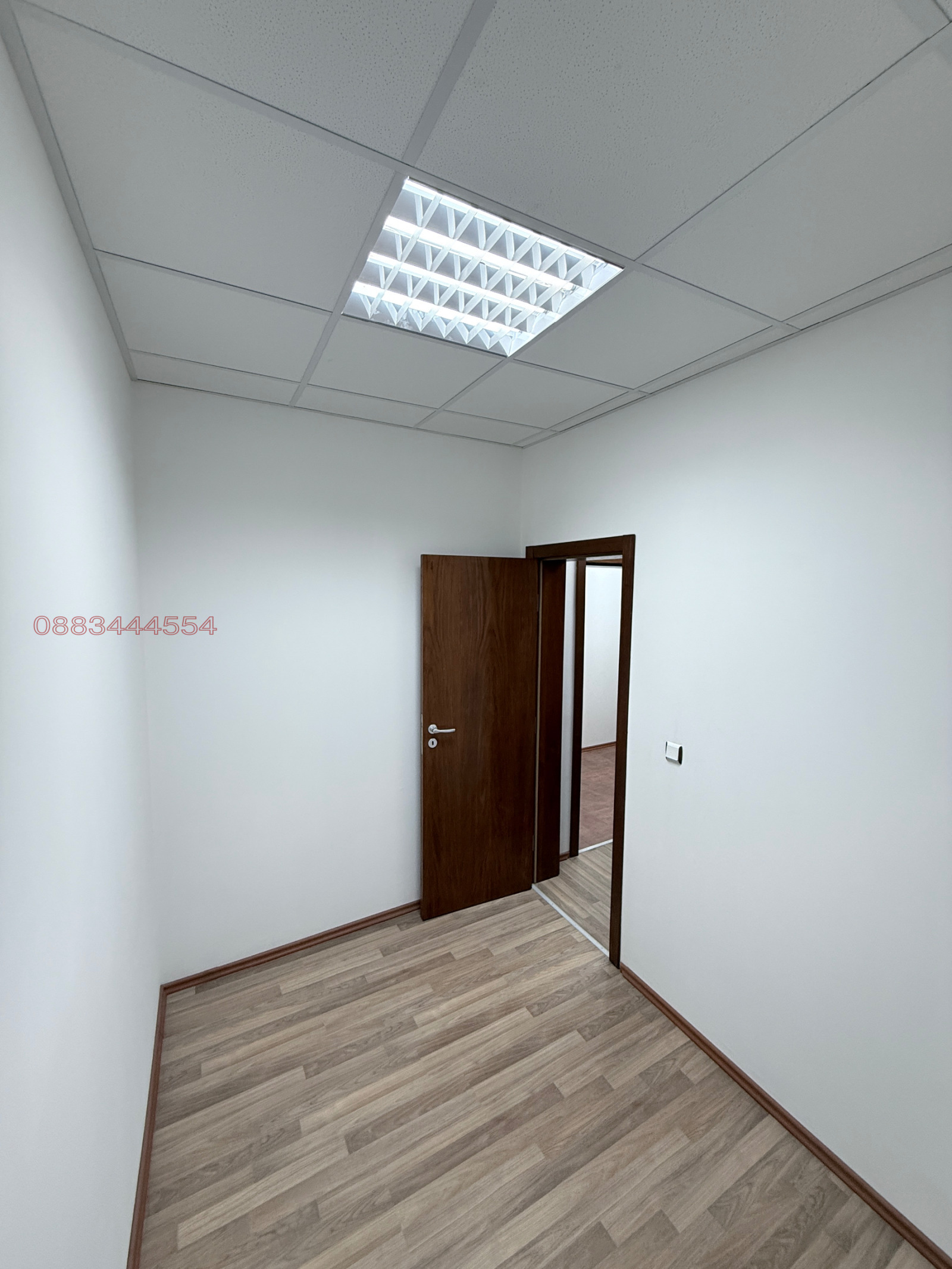 Дава под наем ОФИС, гр. Варна, м-т Салтанат, снимка 9 - Офиси - 53851141