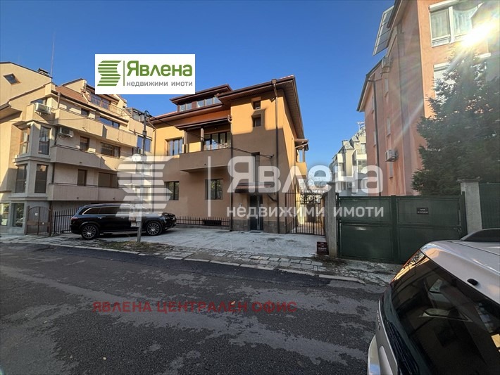 Дава под нем  4-стаен, град София, Редута •  900 EUR • ID 59937222 — holmes.bg - [1] 