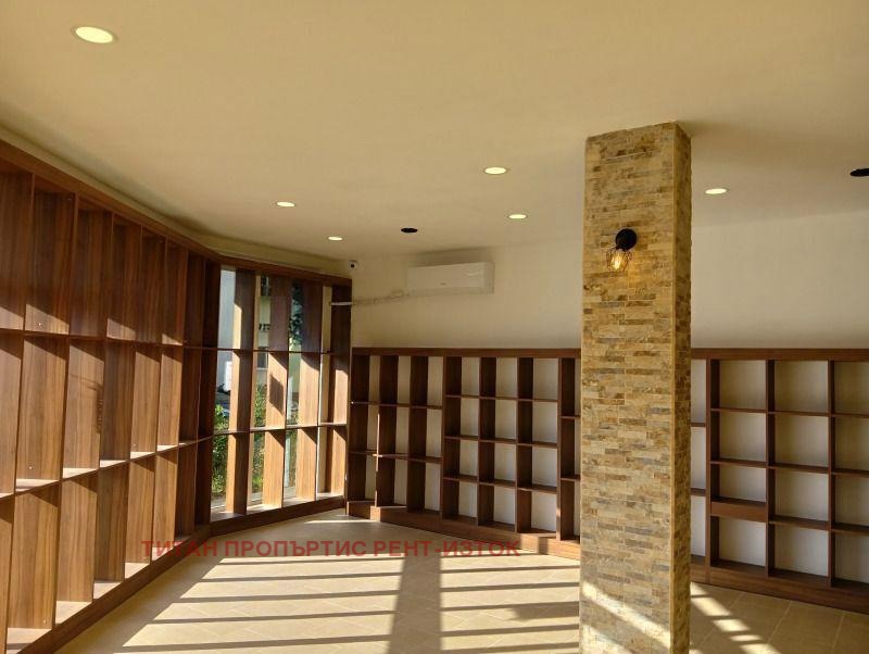 Дава под наем МАГАЗИН, гр. Бургас, област Бургас