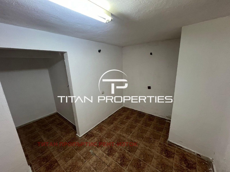 Дава под наем МАГАЗИН, гр. Бургас, Център, снимка 3 - Магазини - 52452168