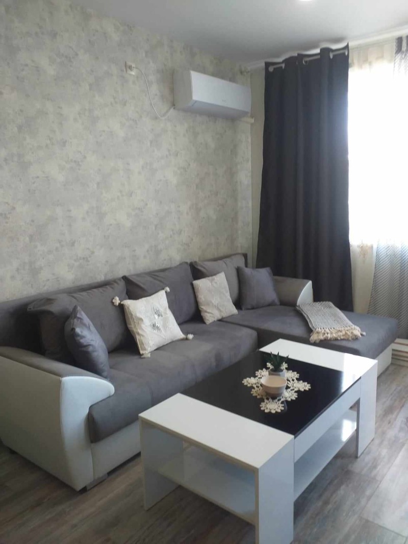 En renta  1 dormitorio Stara Zagora , Kazanski - iztok , 70 metros cuadrados | 49881312