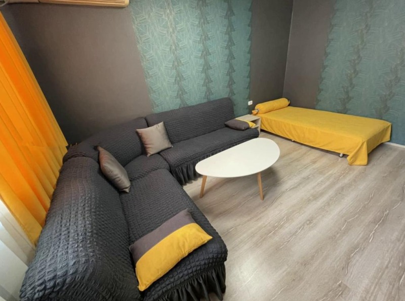 En renta  2 dormitorios Plovdiv , Gagarin , 70 metros cuadrados | 38024736