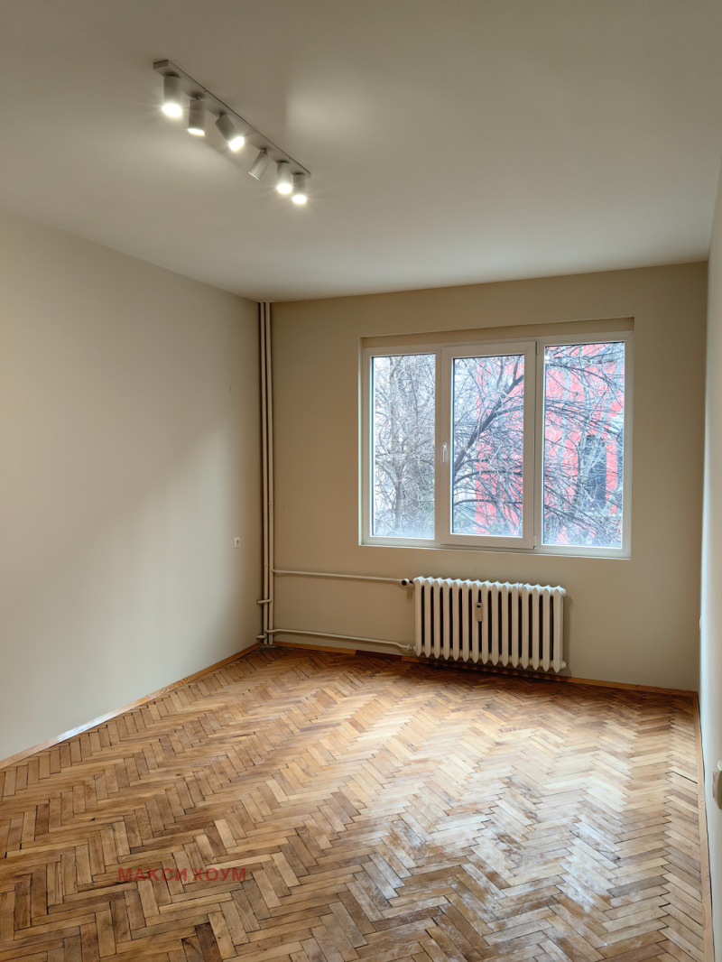 Дава под наем 3-СТАЕН, гр. София, Център