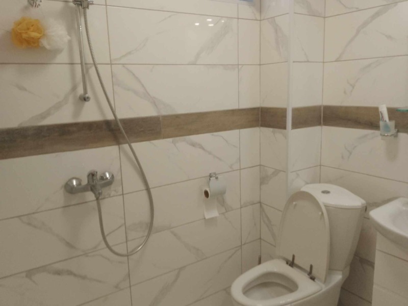 En renta  1 dormitorio Burgas , Tsentar , 72 metros cuadrados | 67436773 - imagen [5]