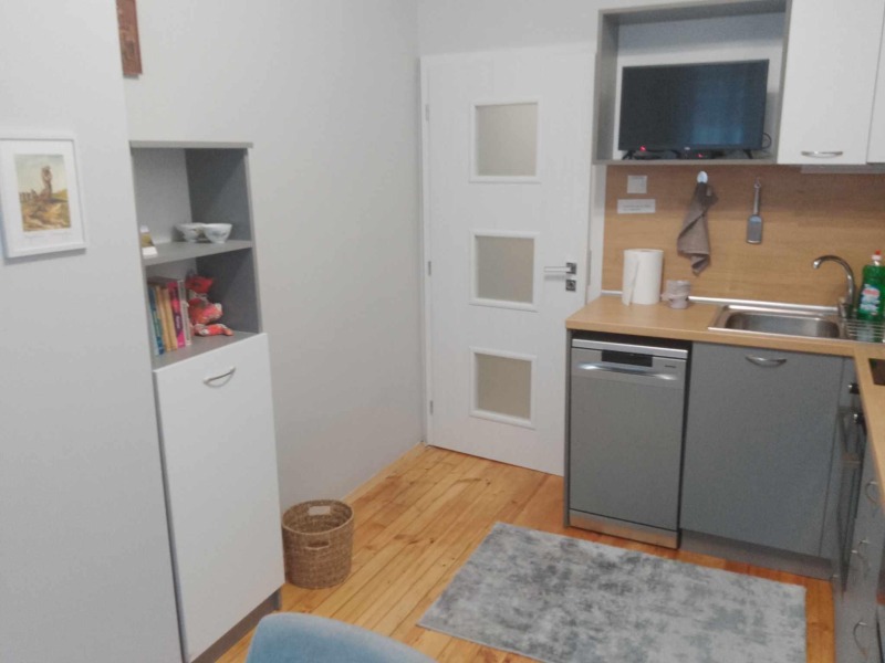 Zu vermieten  1 Schlafzimmer Burgas , Zentar , 72 qm | 67436773 - Bild [3]