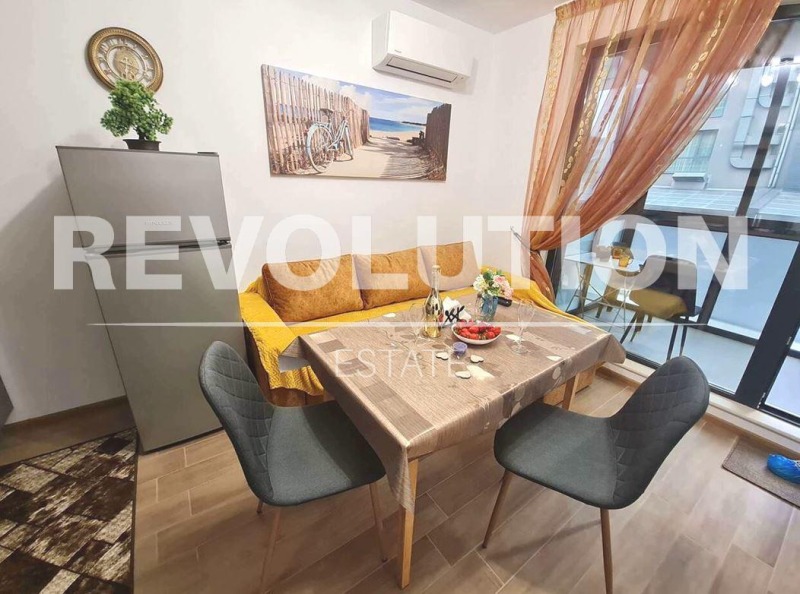 Издаје се  1 спаваћа соба Варна , Центар , 50 м2 | 66220094 - слика [3]