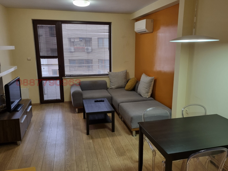 Дава под наем 2-СТАЕН, гр. Пловдив, Център