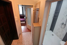 1 quarto Lazur, Burgas 7