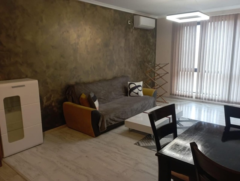 A louer  2 chambres Plovdiv , Kyutchouk Parij , 73 m² | 42946418