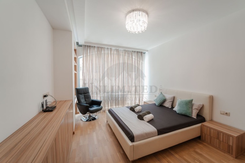 В аренду  3 спальни София , Изток , 220 кв.м | 32125823 - изображение [12]