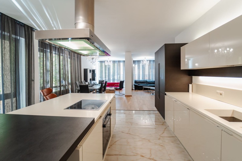 В аренду  3 спальни София , Изток , 220 кв.м | 32125823