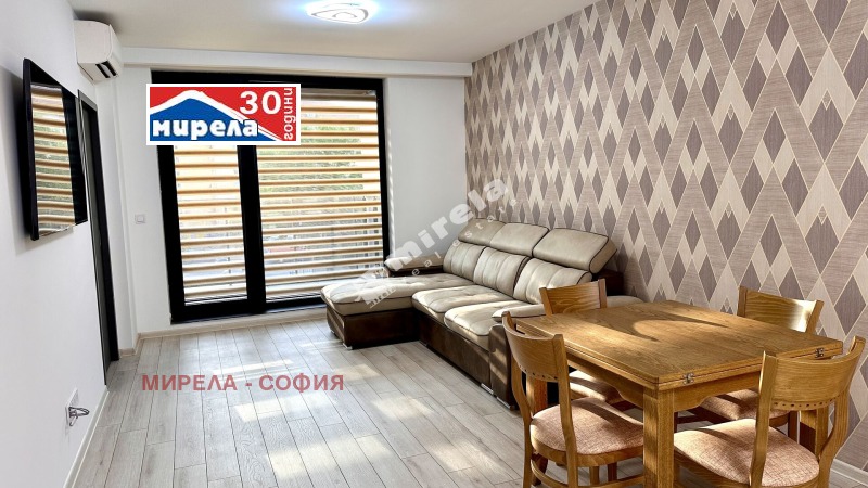 En renta  1 dormitorio Sofia , Tsentar , 75 metros cuadrados | 44745763