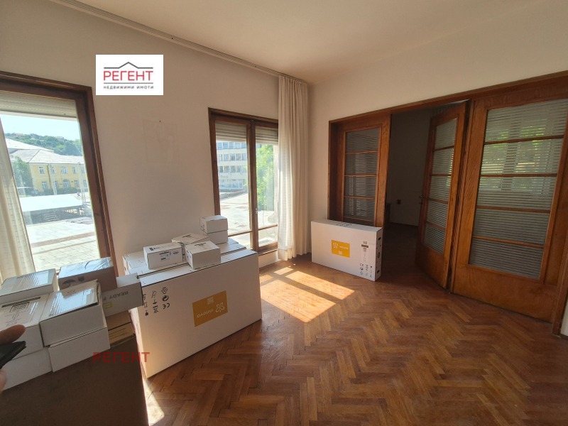 Дава под Наем ОФИС в град Габрово, Център - 90 кв.м / 511.29 € » 1 000 лв., РЕГЕНТ