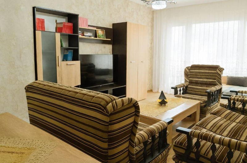 Дава под наем 3-СТАЕН, гр. Варна, Цветен квартал, снимка 2 - Апартаменти - 52659316