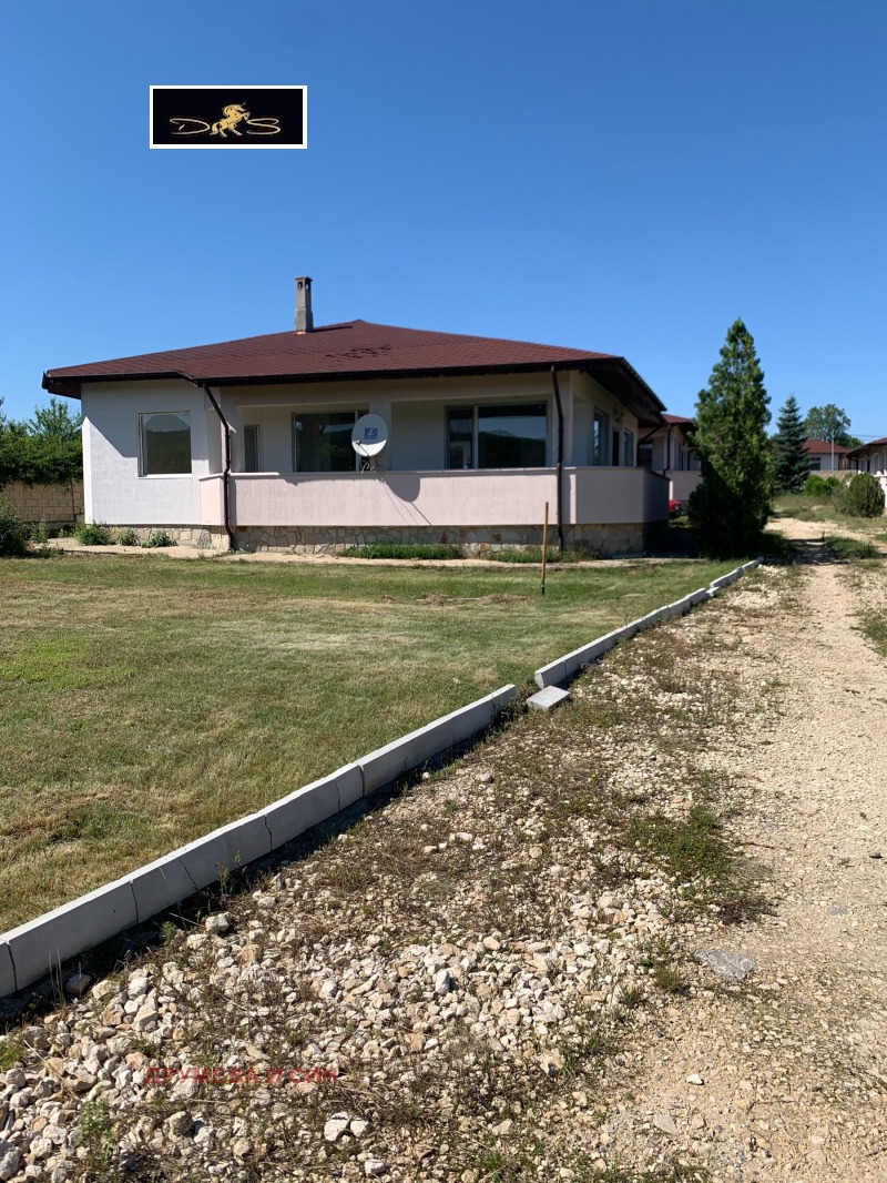 Дава под Наем КЪЩА в област Варна, с. Юнец - 130 кв.м / 550 € » 1 075.71 лв., ДРУМЕВА И СИН