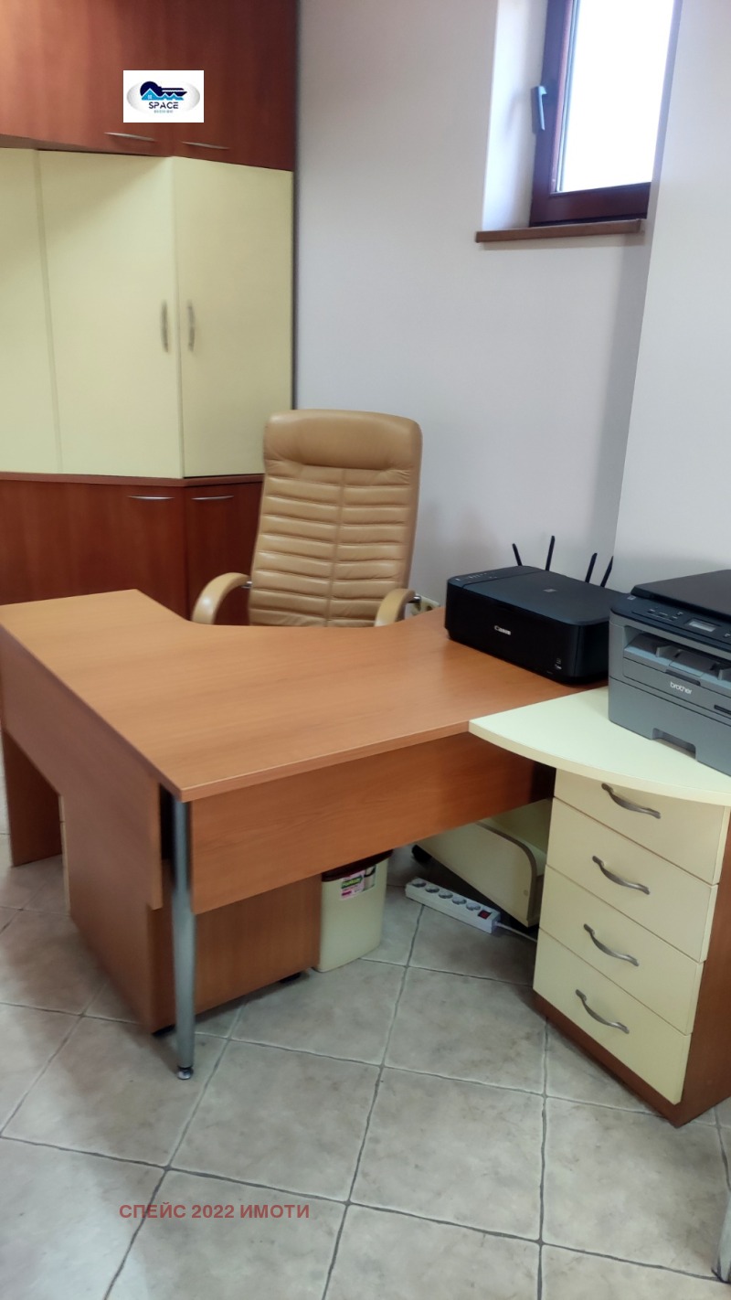 Da affittare  Ufficio Plovdiv , Tsentar , 50 mq | 73918558